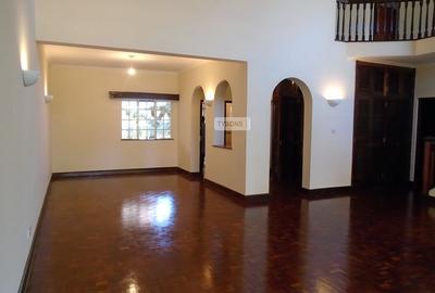 3 Bed Apartment with En Suite in Lavington