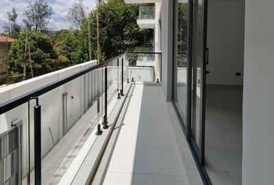 Serviced 3 Bed Apartment with En Suite at Brookside - 2