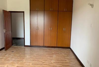 4 Bed Apartment with En Suite in Westlands Area