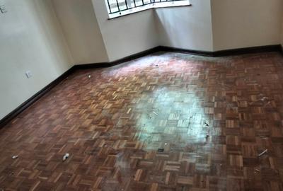5 Bed Townhouse with En Suite in Lavington