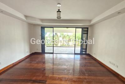 5 Bed Townhouse with En Suite in Lavington - 4