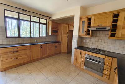 3 Bed Apartment with En Suite in Kilimani