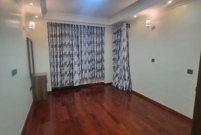 Serviced 1 Bed Apartment with En Suite at 83 Convent Drive - 2