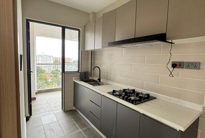 2 Bed Apartment with En Suite in Lavington