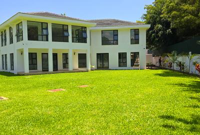 5 Bed House with En Suite at Runda Road - 2