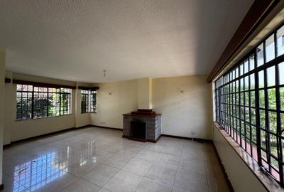 4 Bed Townhouse with En Suite in Westlands Area