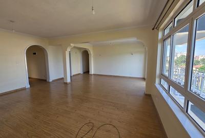 3 Bed Apartment with En Suite at Off Brookside Drive - 3