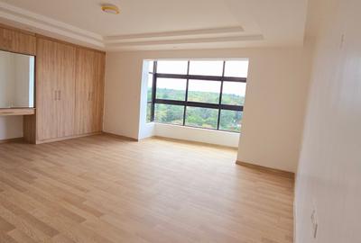 3 Bed Apartment with En Suite at Parklands