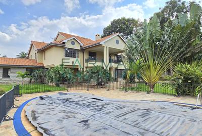 5 Bed House with En Suite in Runda