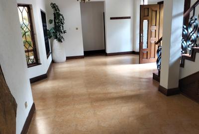 5 Bed Townhouse with En Suite in Runda - 3