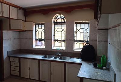5 Bed House with En Suite in Kitisuru - 2