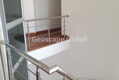 4 Bed Apartment with En Suite in Westlands Area