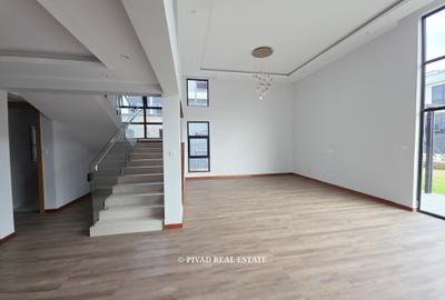 4 Bed Townhouse with Swimming Pool in Membley