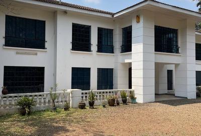 5 Bed House with En Suite in Gigiri - 2