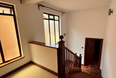 5 Bed Townhouse with En Suite in Lavington