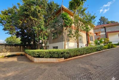 5 Bed Townhouse with En Suite in Lavington - 3