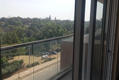 Serviced 2 Bed Apartment with En Suite in Parklands - 4