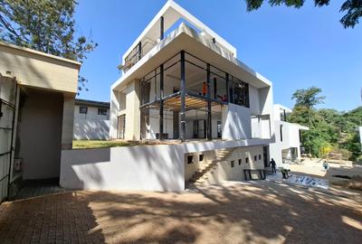 6 Bed Townhouse with En Suite in Lavington - 3