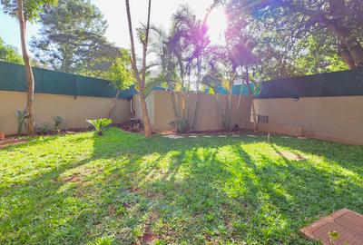 5 Bed Townhouse with En Suite at Lavington Green. - 4