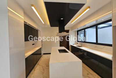 5 Bed House with En Suite in Nyari - 2