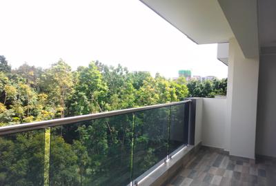 Furnished 3 Bed Apartment with Swimming Pool in Riverside