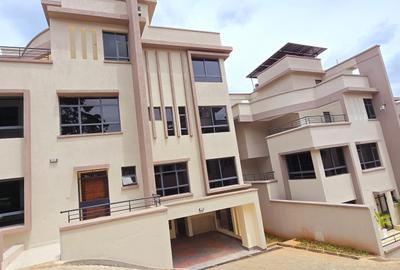 5 Bed Townhouse with En Suite at Off James Gichuru