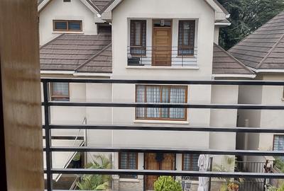 6 Bed Townhouse with En Suite in Lavington