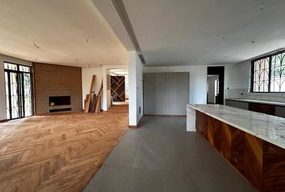 5 Bed House with En Suite at Runda