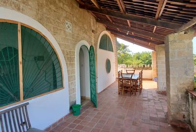 6 Bed Townhouse with En Suite at Kilifi Bofa - 4