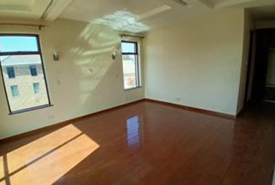 5 Bed House with En Suite at Bogani