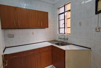 Serviced 1 Bed Apartment with Borehole in Kileleshwa