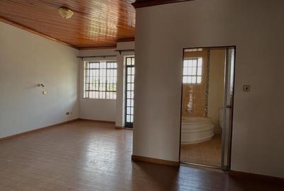 5 Bed Townhouse with En Suite at Lavington Green - 4