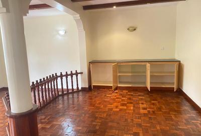 4 Bed Townhouse with En Suite in Lavington