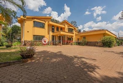 4 Bed House with En Suite at Lavington