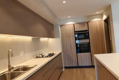 4 Bed Apartment with En Suite in Rosslyn - 3