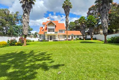 5 Bed House with En Suite in Runda - 2