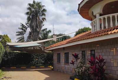 5 Bed House with En Suite at Runda