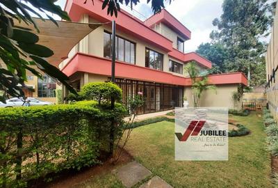 5 Bed Townhouse with En Suite in Lavington