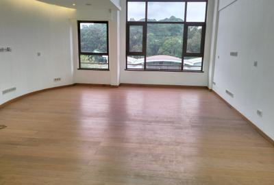 5 Bed Townhouse with En Suite in Lavington