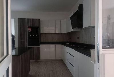 4 Bed Apartment with En Suite at General Mathenge - 4