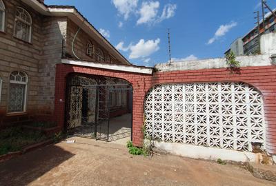 4 Bed House with En Suite at 2Nd Parklands Avenue - 2