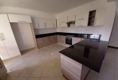 Serviced 2 Bed Apartment with En Suite in Westlands Area