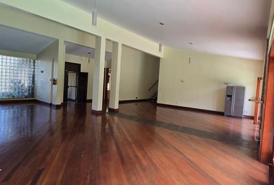 4 Bed House with En Suite at Runda Road - 3