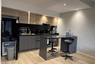 Serviced 1 Bed Apartment with En Suite in Riverside