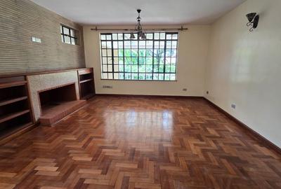 5 Bed House with En Suite in Runda
