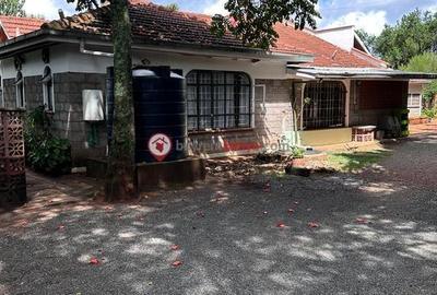 5 Bed House with En Suite at Marula Road