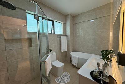 5 Bed Apartment with En Suite in Kilimani