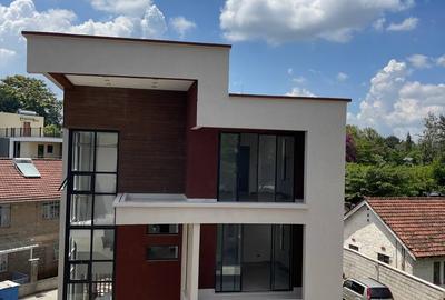 5 Bed Villa with En Suite in Lavington - 2