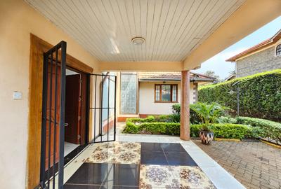 5 Bed House with En Suite in Runda