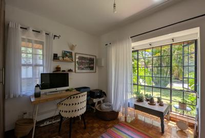 4 Bed Townhouse with En Suite in Spring Valley - 3